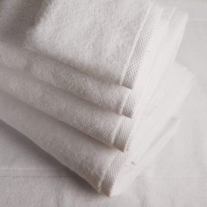 Signature 650 GSM Bath Towel white